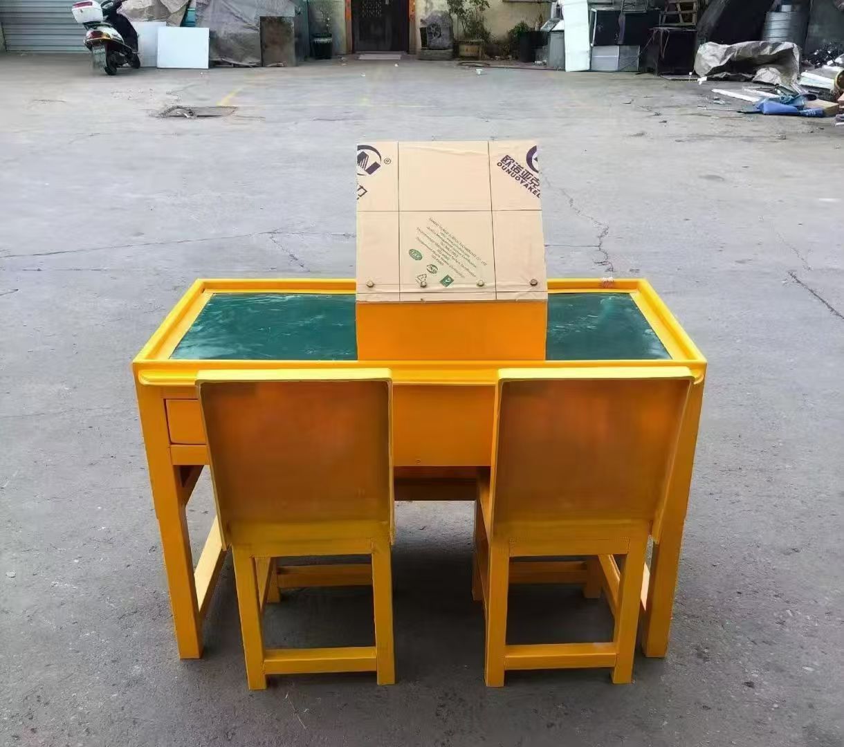 鹿邑防静电导通桌井下煤矿火工品发放桌：危险品流转的安全守护者